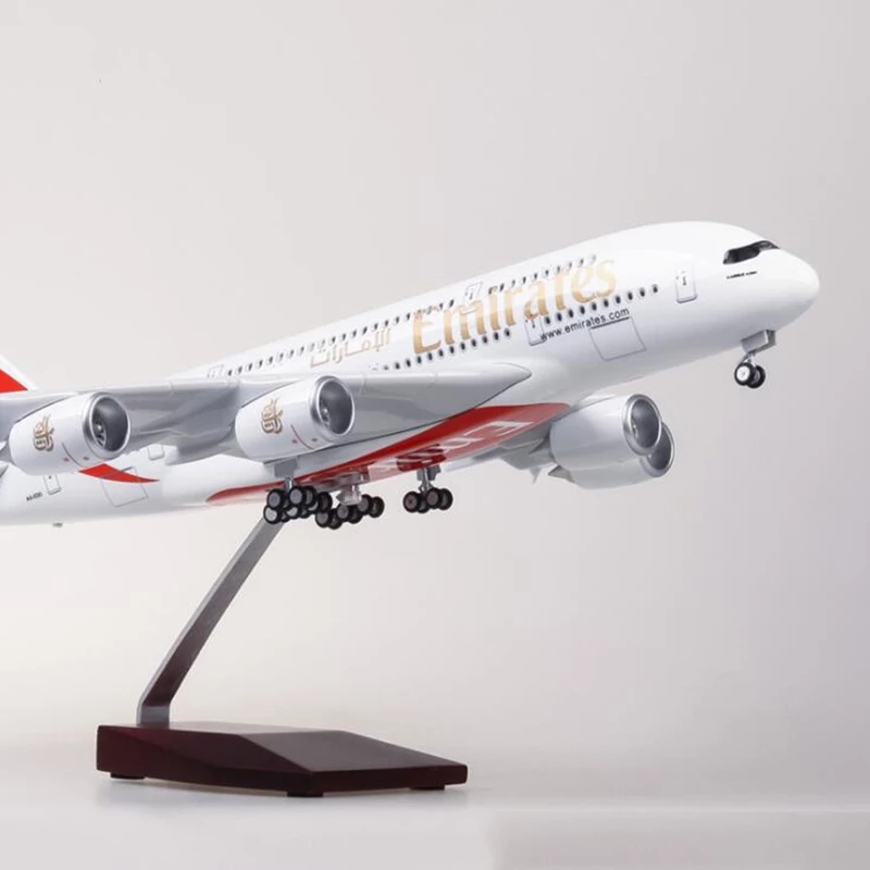 Kids Toys Uae - 1/160 Skala Airbus A380 UEA/Emirates 18